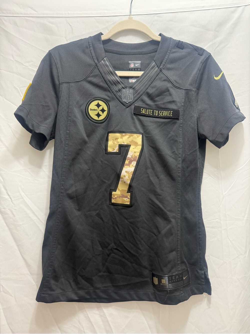 Nike Women’s Pittsburgh Steelers #7 Salute to Service Football Jersey - Black